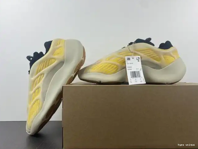 hype Mono V3 Adidas Yeezy HP5425 Safflower 700 0616